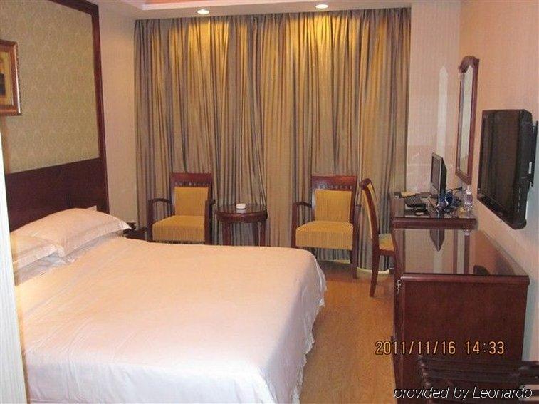 Vienna Hotel In Pinghu Square Sencsen Szoba fotó